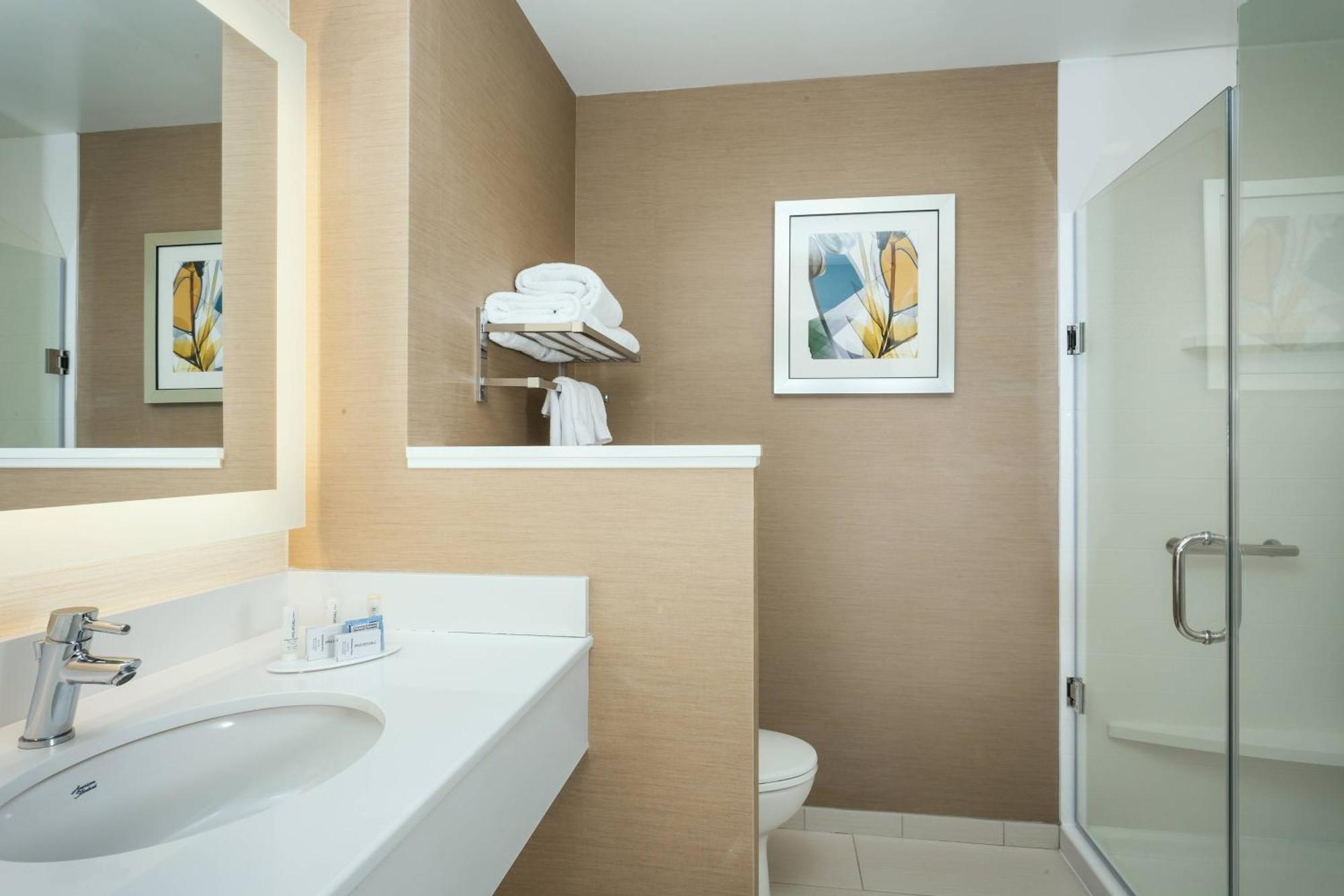 Fairfield & By Marriott Tacoma Hotel 3*